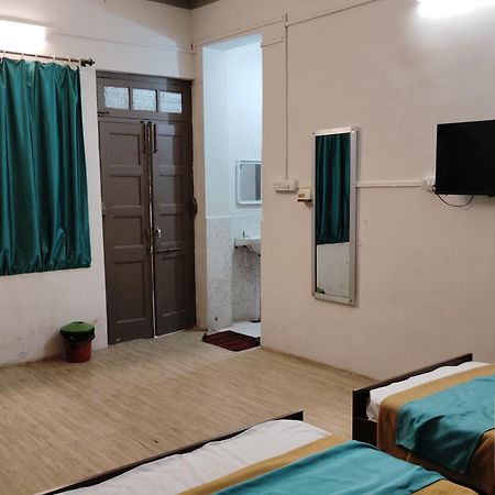6 Cr Hotel Natraj Railway Station Aurangābād Exterior foto