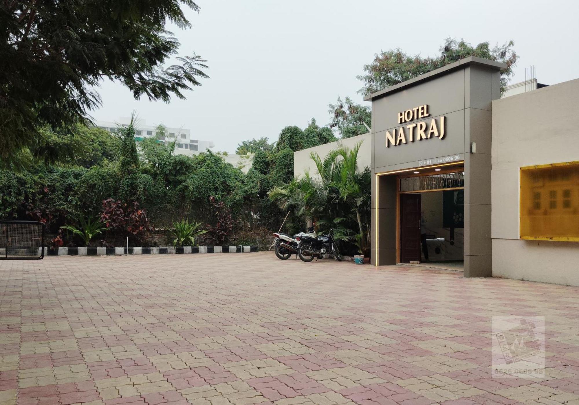 6 Cr Hotel Natraj Railway Station Aurangābād Exterior foto